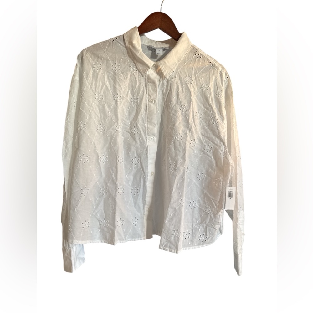 Old Navy White Eyelet Button-Up Shirt, size 2 XL